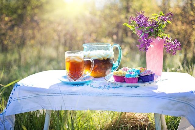 Exploring the Debate: Is Iced Tea a Refreshing Drink or a Hidden Health Risk?