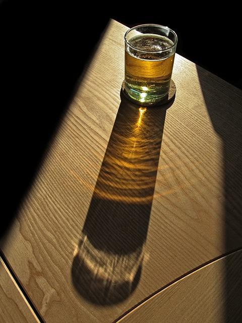 Why Sparkling Cider is the Perfect Alternative for Non-Alcoholic Toasts