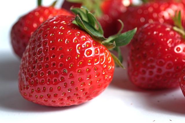 Making Informed Choices: Which Type of Strawberry Is Right for You?