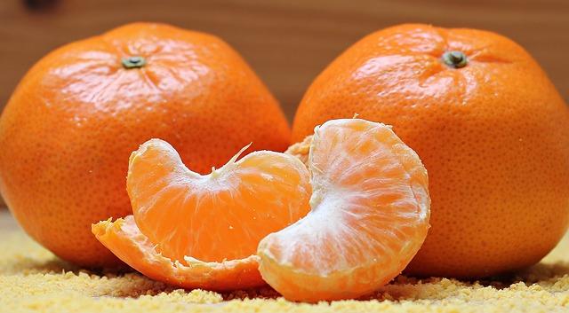 Tangerines: The Citrus Superfood You Need in Your Diet 8 Picking the Perfect Tangerine: Tips for Choosing Ripe and Juicy Fruit