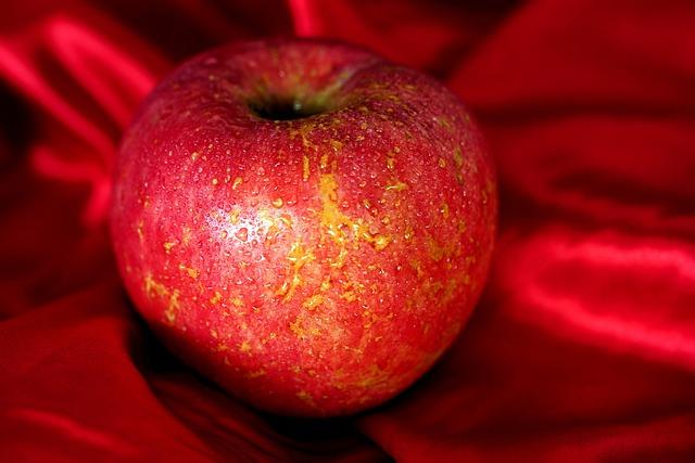 Incorporating Fuji Apples into a Balanced Diet
