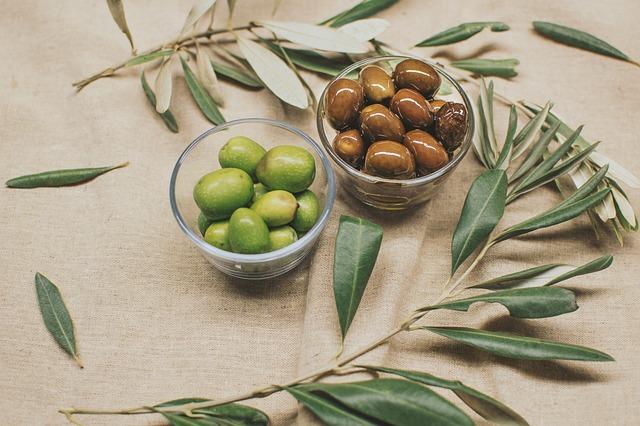 Are Green Olives with Pimentos a Healthy Snack Option?